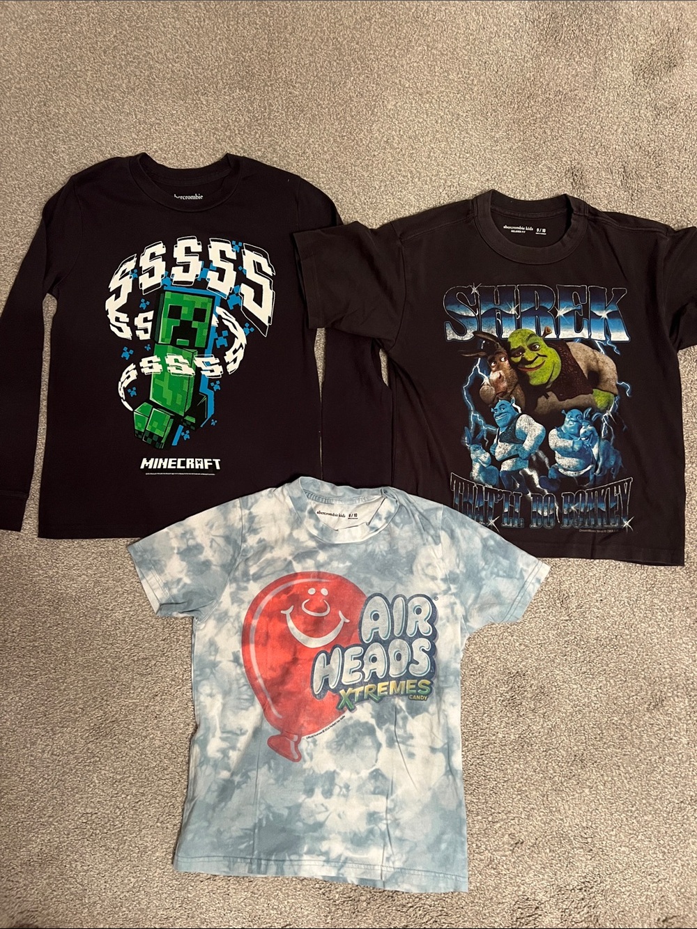 3 fun graphic shirts by Abercrombie Kids size 9/10 💚🫏🎈
